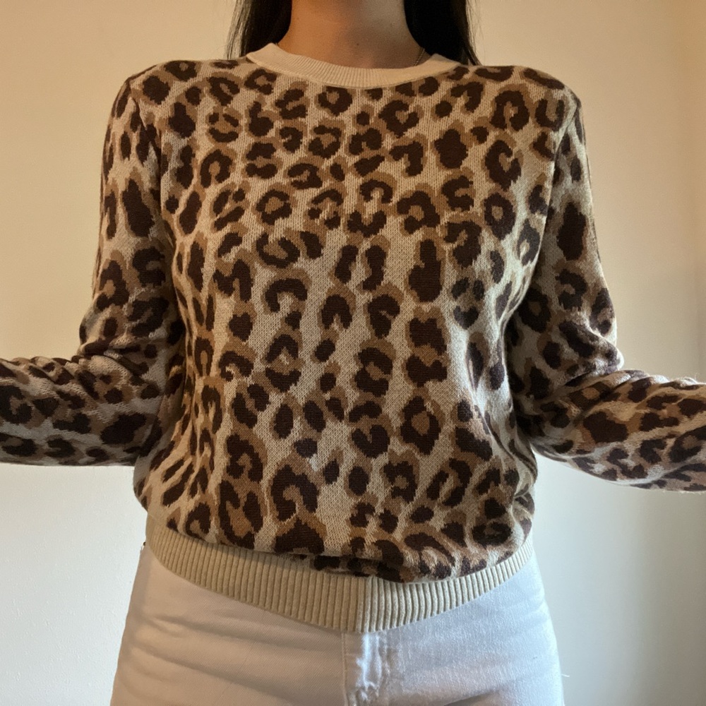 Leopard Print Pullover - Picture 5 of 8